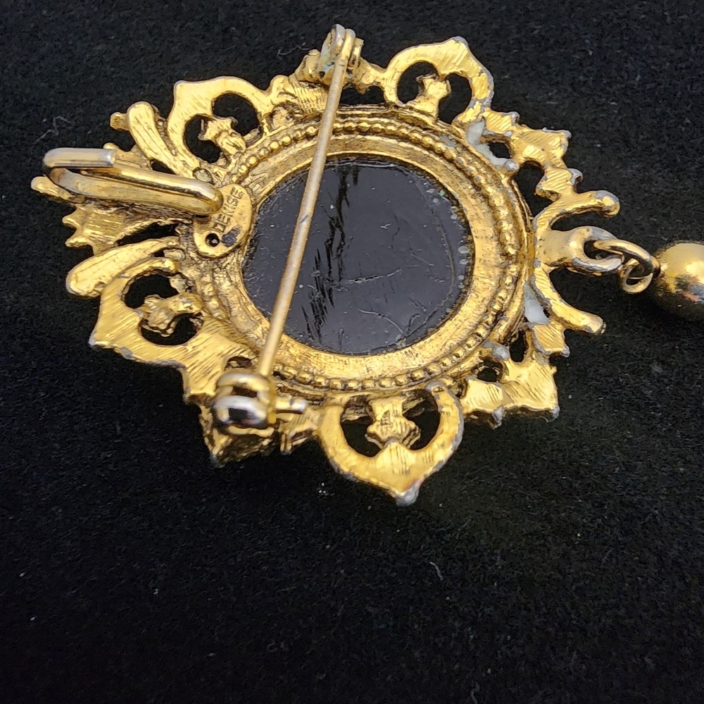 SE24 Denise Gold and Black Pendant with Tassel - Picture 6 of 9